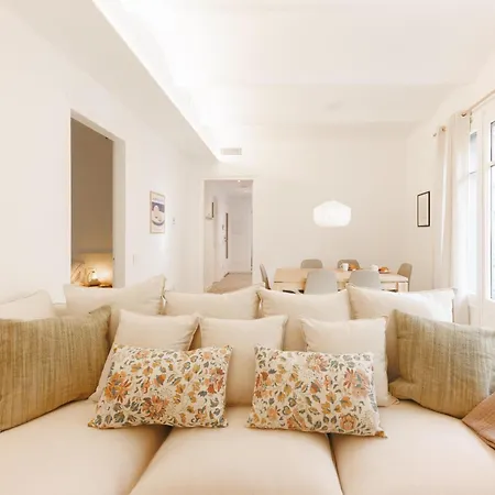 Bravissimo Santa Clara 53, 3-bedroom Near Placa Independencia