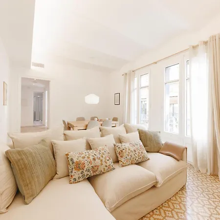 Bravissimo Santa Clara 53, 3-bedroom Near Placa Independencia Girona