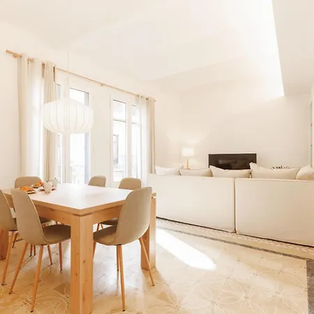 Apartment Bravissimo Santa Clara 53, 3-bedroom Near Placa Independencia Girona