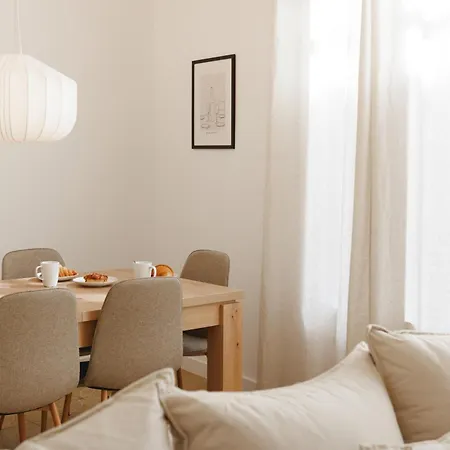 Bravissimo Santa Clara 53, 3-bedroom Near Placa Independencia *