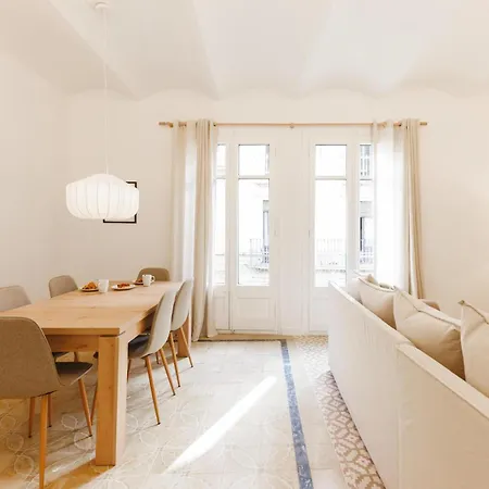 Bravissimo Santa Clara 53, 3-bedroom Near Placa Independencia Girona