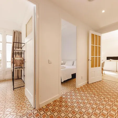 Apartment Bravissimo Santa Clara 53, 3-bedroom Near Placa Independencia Girona
