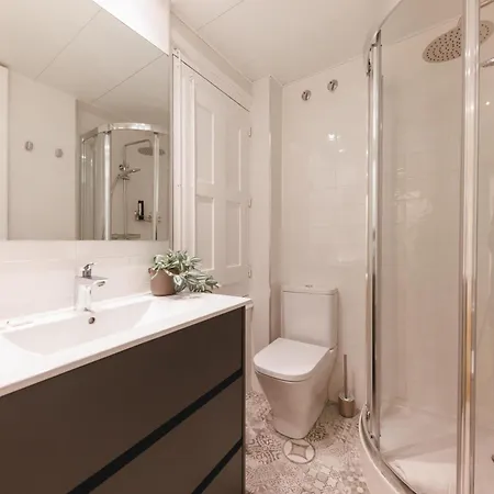 Apartment Bravissimo Santa Clara 53, 3-bedroom Near Placa Independencia Girona