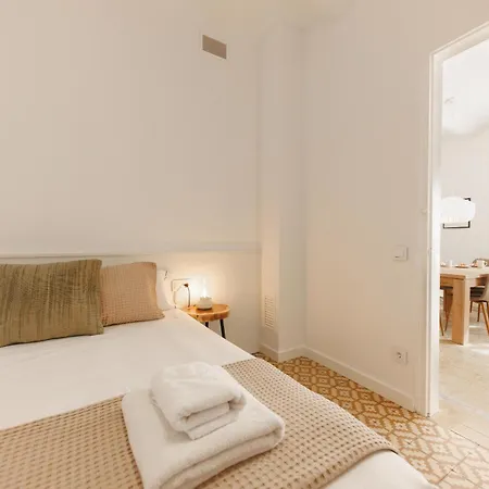 Bravissimo Santa Clara 53, 3-bedroom Near Placa Independencia Girona