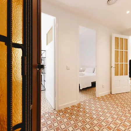 Bravissimo Santa Clara 53, 3-bedroom Near Placa Independencia Girona